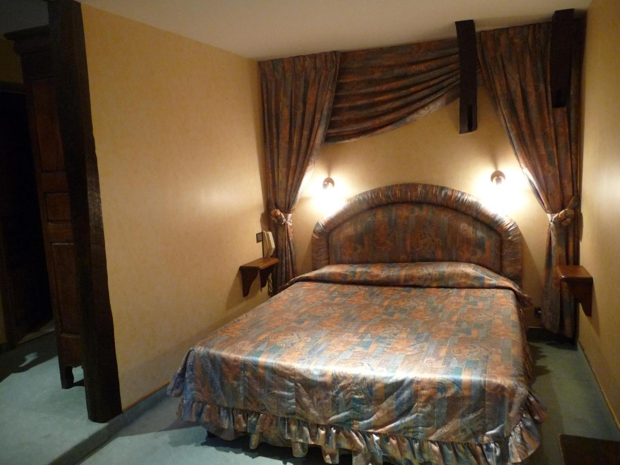 Hotel Sainte Foy Conques Ngoại thất bức ảnh
